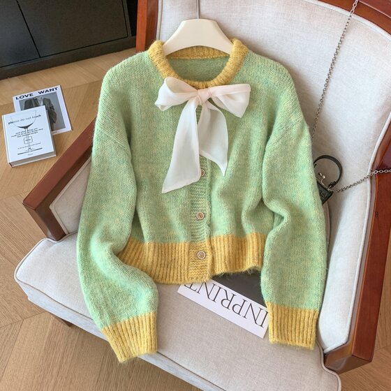 Dongdaemen autumn and winter new fashionable bow sweater for women wearing temperament, slim and warm contrast thickened jacket
Dongdaemen autumn and winter new fashionable bow sweater for women wearing temperament, slim and warm contrast thickened jacket