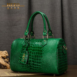 HEFO genuine crocodile pattern portable women's cowhide bag Boston genuine leather crossbody bag new women's bag 
HEFO genuine crocodile pattern portable women's cowhide bag Boston genuine leather crossbody bag new women's bag