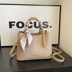 This Year's Popular Women's Bags 2025 New Summer Commuter Handbags Niche Fashion Versatile Shoulder Crossbody Bags This Year's Popular Women's Bags 2025 New Summer Commuter Handbags Niche Fashion Versatile Shoulder Crossbody Bags