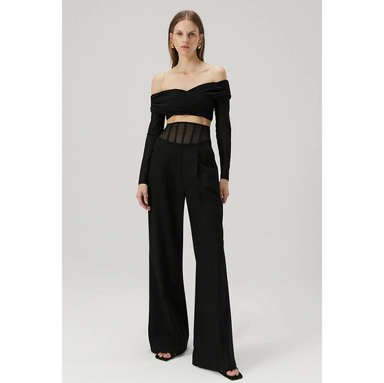 Thai trend brand women's 2024 autumn and winter new high-end socialite temperament light luxury niche banquet dress high-end suit
Thai trend brand women's 2024 autumn and winter new high-end socialite temperament light luxury niche banquet dress high-end suit
