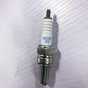 Sai 600 Sai 550/400/350 flash 500/300 Huanglong BN600TNT302NGK spark plug CR8E one 
Sai 600 Sai 550/400/350 flash 500/300 Huanglong BN600TNT302NGK spark plug CR8E one