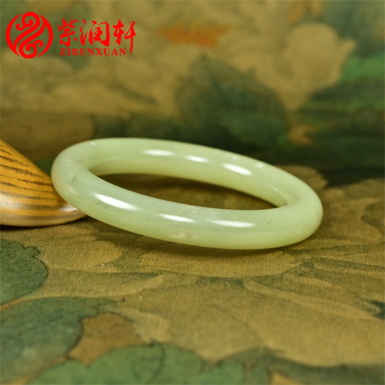Zirunxuan Xinjiang Hetian Jade Green Topaz Bracelet 55 5MM Round Bar and Finished Material Oily Natural Goddess Style
Zirunxuan Xinjiang Hetian Jade Green Topaz Bracelet 55 5MM Round Bar and Finished Material Oily Natural Goddess Style