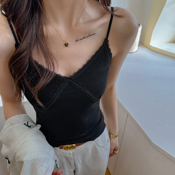 Adjustable shoulder straps for spring and summer sexy hot girls V-neck lace small suspender base slim vest women's underwear top
Adjustable shoulder straps for spring and summer sexy hot girls V-neck lace small suspender base slim vest women's underwear top
