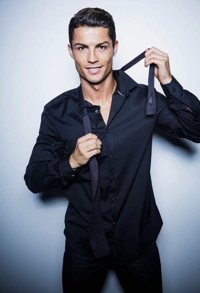 克里斯蒂亚诺·罗纳尔多(cristiano ronaldo)简称c罗