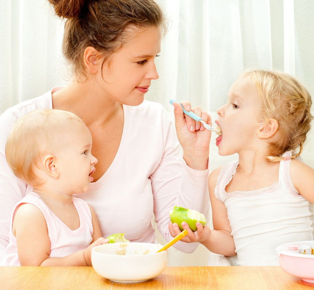 新手妈妈知道如何给孩子分阶段添加辅食吗