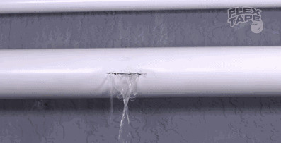 你没有看错 — —不管是塑料水管破裂▼ 一张胶布马上解决.