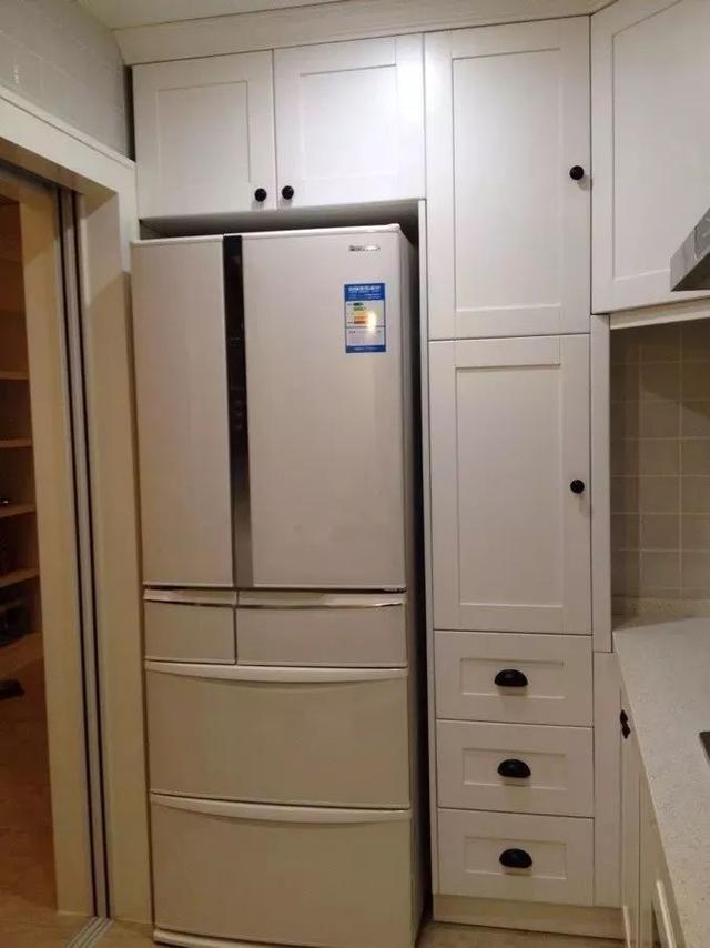 冰箱嵌到柜子里,美观大方省空间!