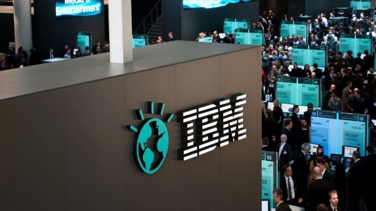 IBM结束五年营收低谷..