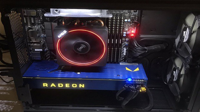 AMD Vega显卡375W供电..