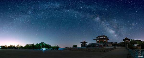 济南:城市上空的一年半载
