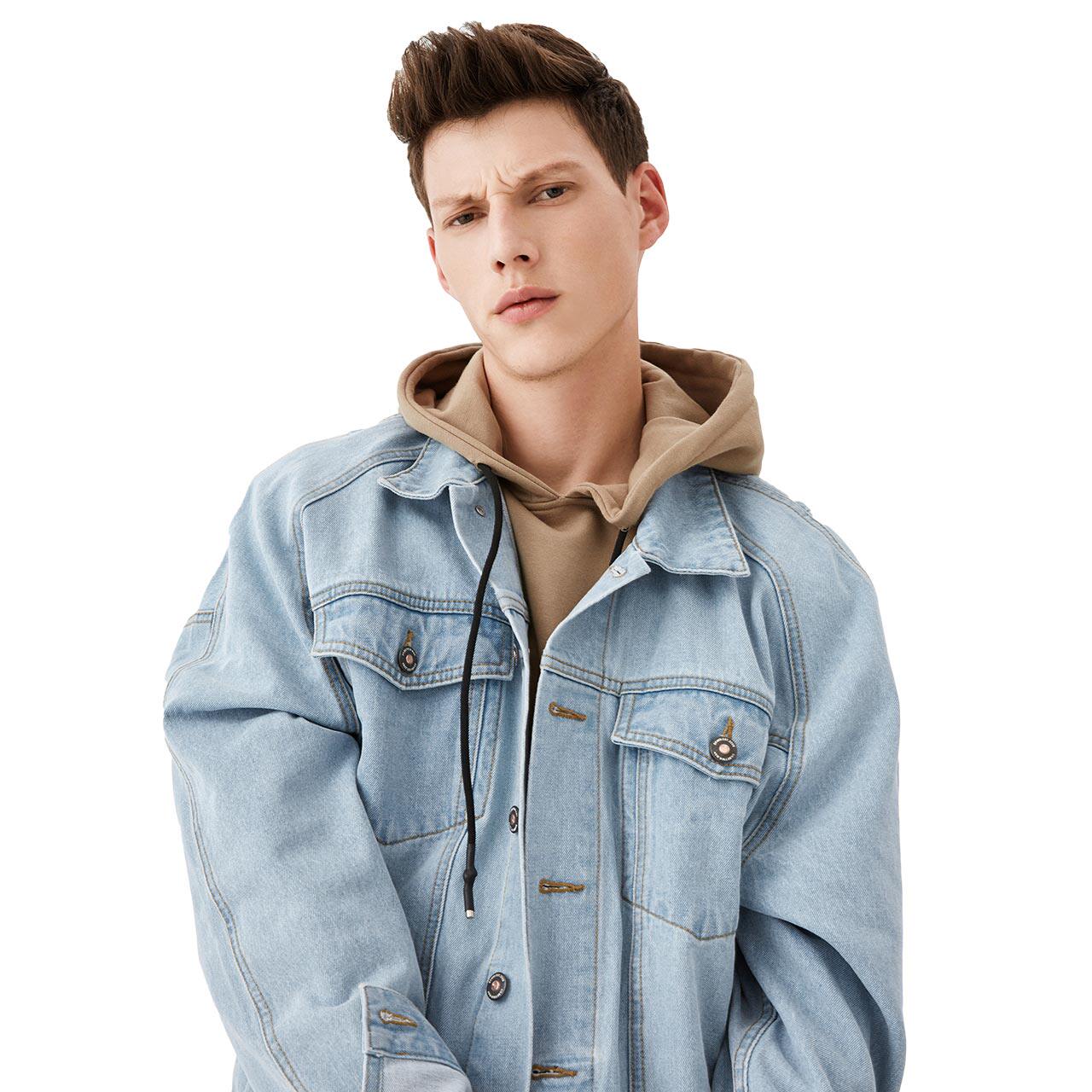 让这件牛仔衣满满都是很潮的feel.