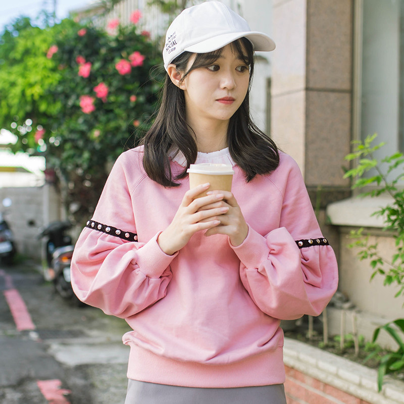 卫衣 短裙 轻松穿出少女范儿