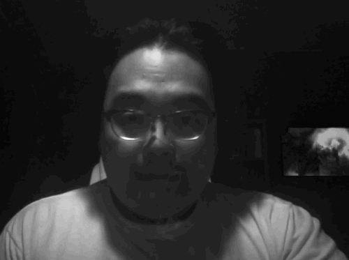 其实水母就是在根本烟圈所演化出来的更美观的烟圈.