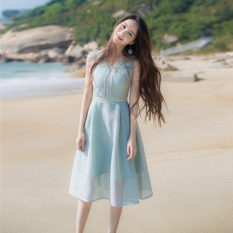 穿连衣裙的女人,夏天穿搭必备神器