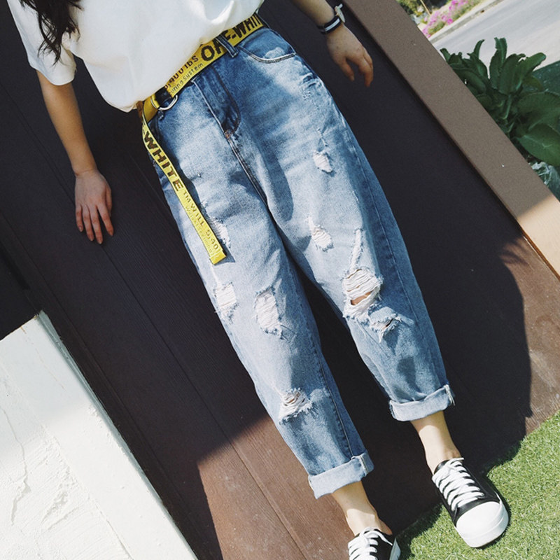 玩转早秋街头风,时髦破洞牛仔裤已上线