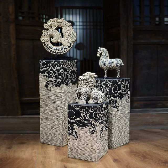 
New Chinese style retro ornaments, Zen auspicious cloud columns, courtyard landscaping display columns, floor-standing TV cabinets, tea room decoration next to them