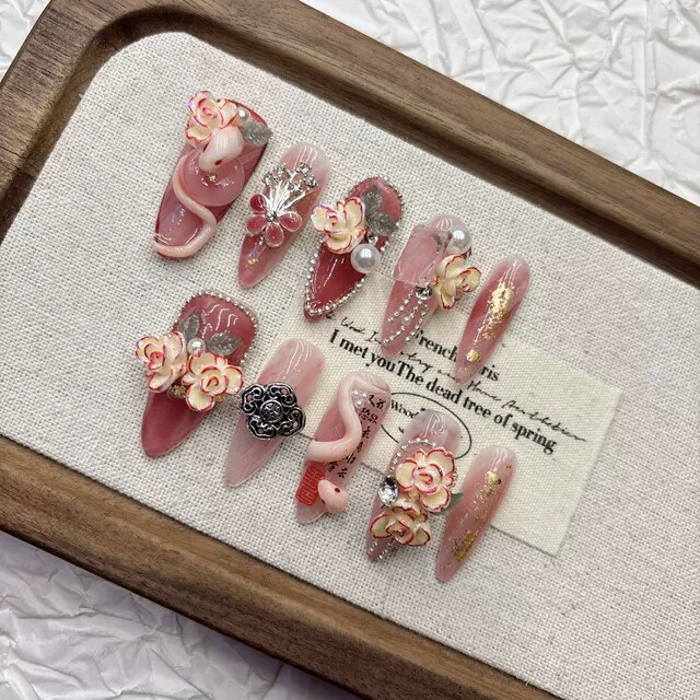 Pure handmade armor, national style, pink series, small snake heavy industry, European and American style, advanced sense of 2026 New Year's Internet celebrity explosion — wholesale press on nails detail view 7