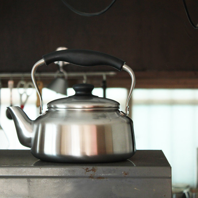 现货日本制造原装进口柳宗理不锈钢烧水壶煤气电磁炉2.5l哑光雾面