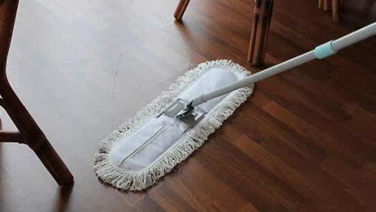 觉得每天拖地很麻烦的人都看看,让你知道真相!