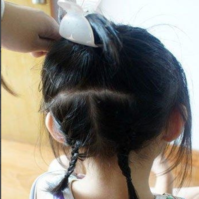 小女孩可爱发型绑扎方法