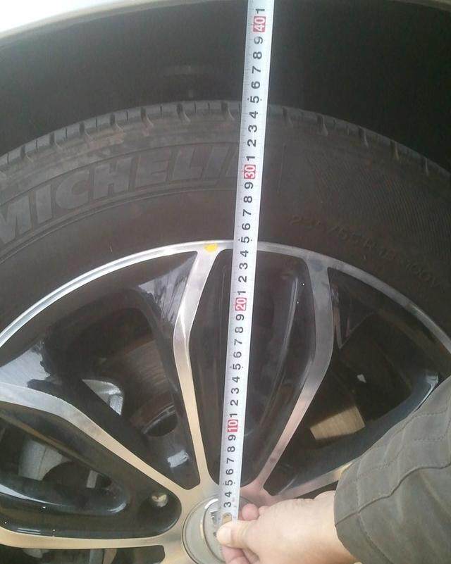 设定好之后的车身低位,轮心距轮眉420mm