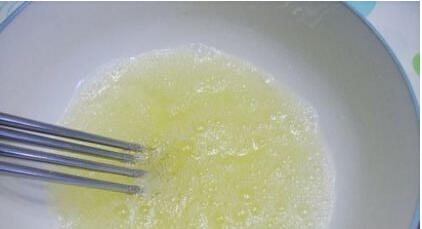 电饭煲做面包的方法 如何用电饭煲自制面包