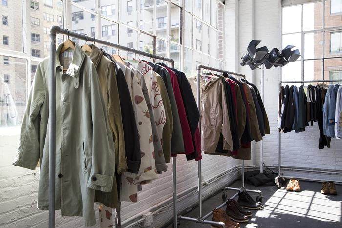 先来欣赏下visvim店铺一角