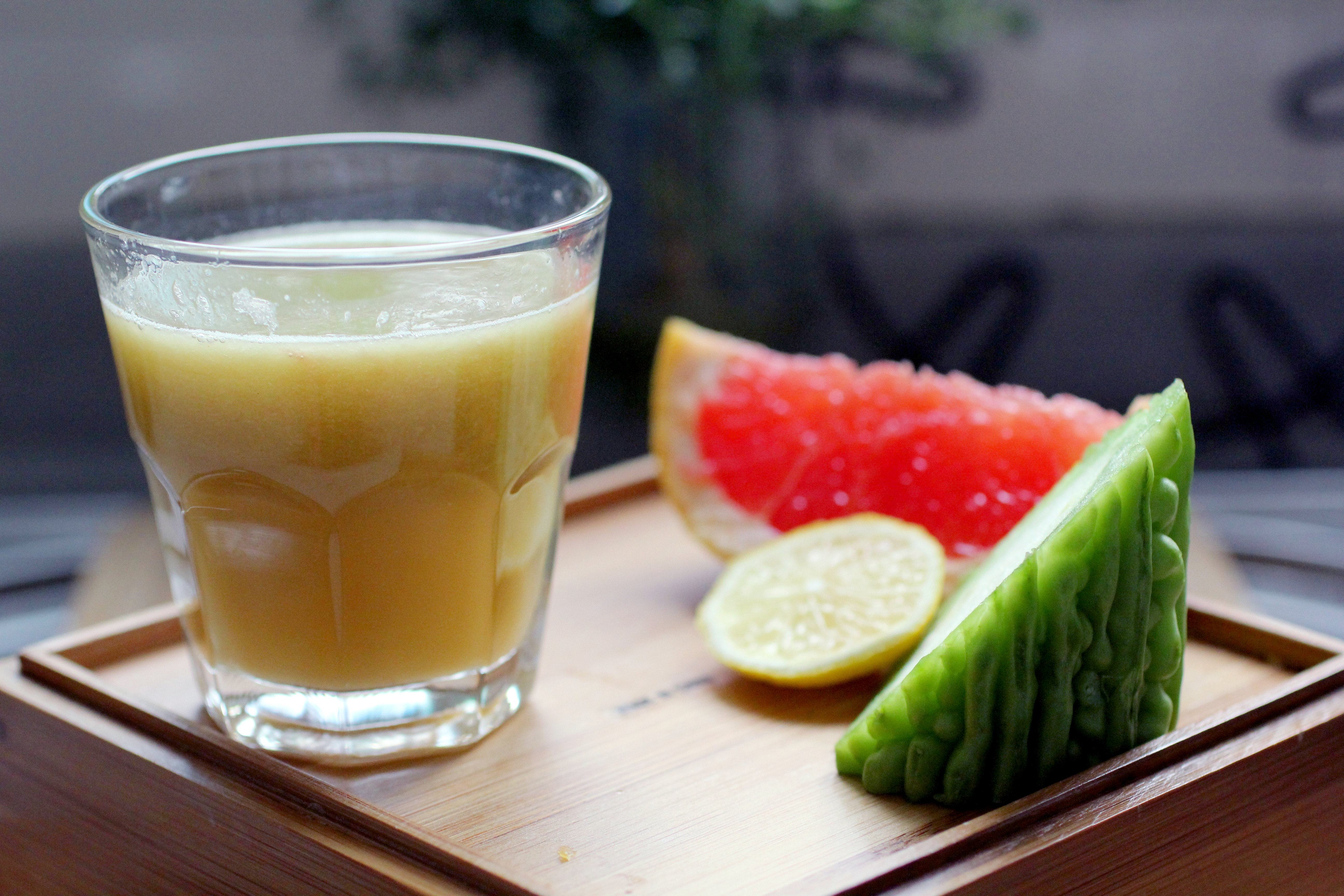 市面上常见的苦瓜,冬瓜,番茄,丝瓜,南瓜,黄瓜,西瓜等,有清凉祛暑的