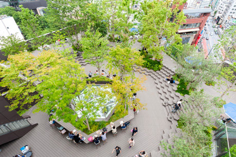 station",特别是初入日本市场的人气品牌或最新的当季品牌商店等在这