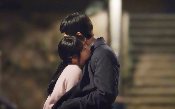 对比之前女汉子短发的造型长头发的德善变得漂亮了许多但是也是不一样