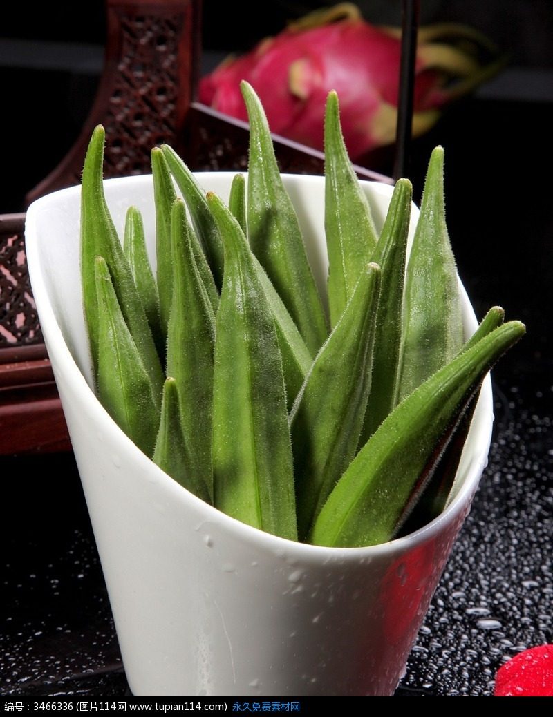 正当秋葵成熟时,秋葵的吃法.