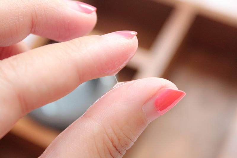 拉丝效果会更明显噢~~因为我是手指上的一点.所以拉丝出来不会很多!