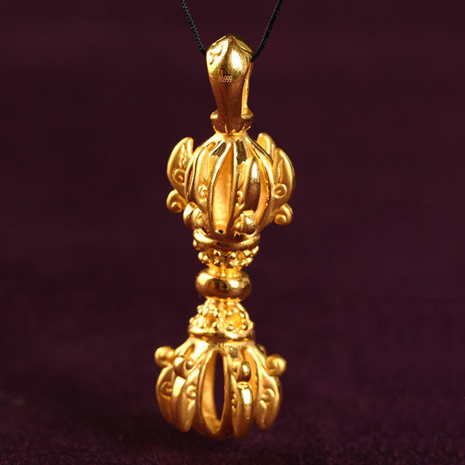 但金刚橛和金刚杵的用途不同:首先,金刚橛是密教修法时于坛四隅所立之