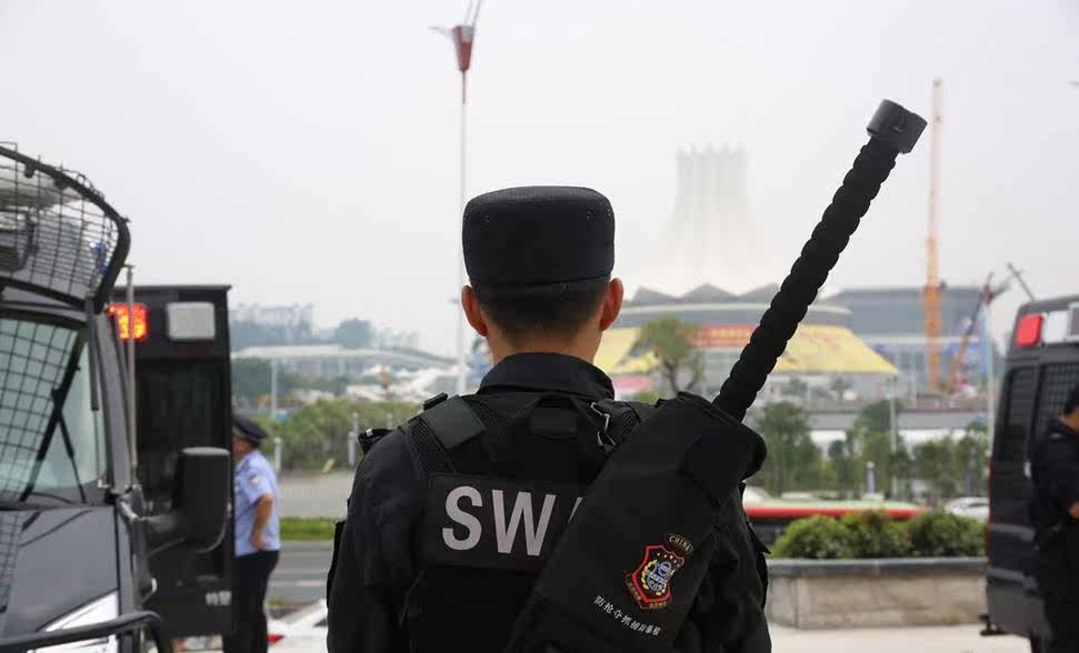 "大宝剑"堪称便携式防暴神器.