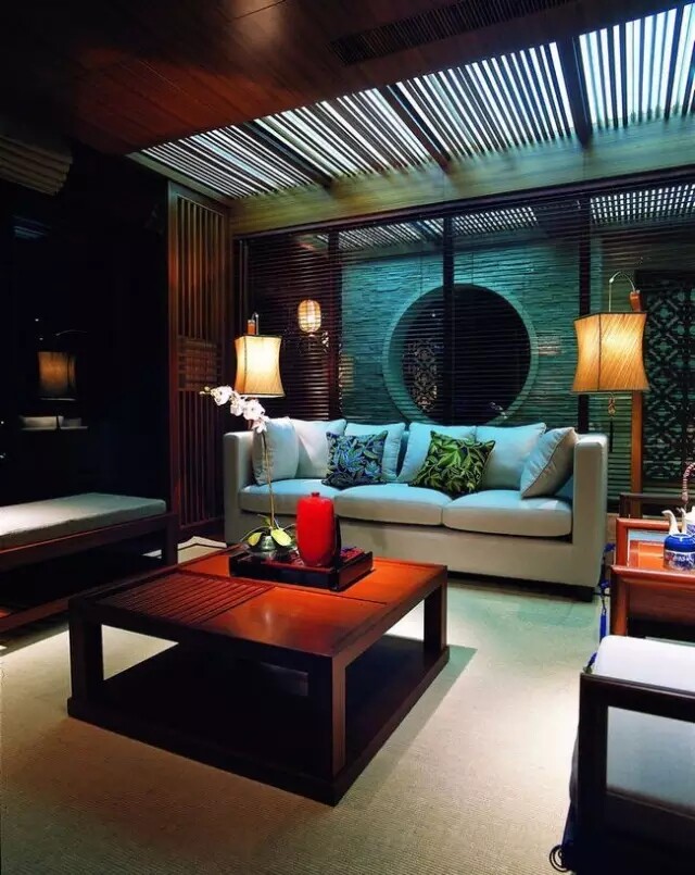 灯具巧搭让客厅扩容,演绎80平小户型变形计