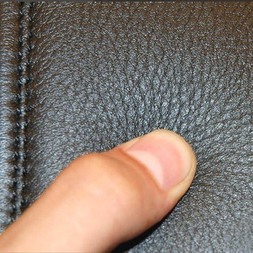 烧角料:剪一点角料,用火烧一下,真皮会有烧头发的味道.