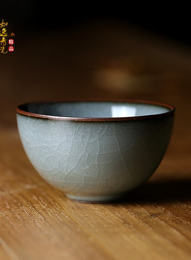 龙泉青瓷功夫茶具品茗杯吴小宝手工哥窑铁胎杯花瓣杯葵口普洱茶盏