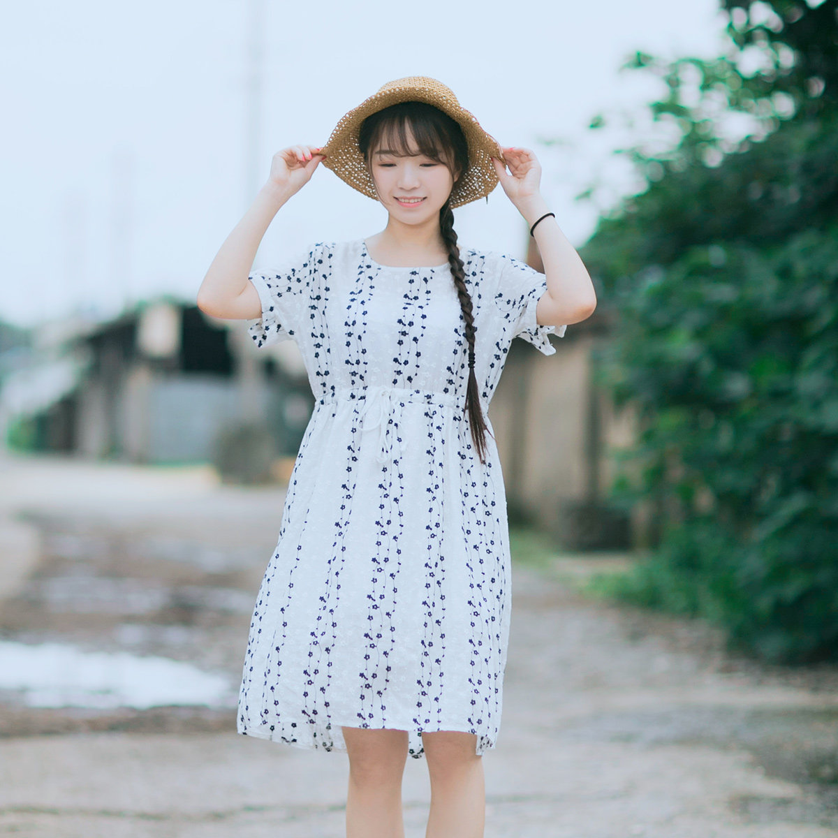 森林系日系绣花白裙子夏季女装宽松文艺清新