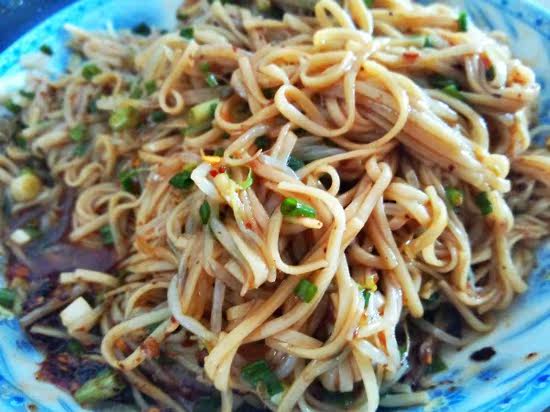 3,巧芽面 除了吃巧果,有些地方,七月初七吃巧芽面.