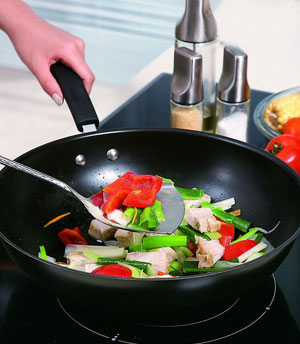 炒菜时这个行为,竟可能让全家人惹上癌症!