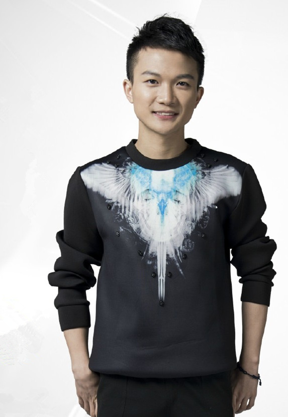 《大鱼》由两位"80后"音乐人创作, 尹约作词,钱雷作曲, 二人之前曾