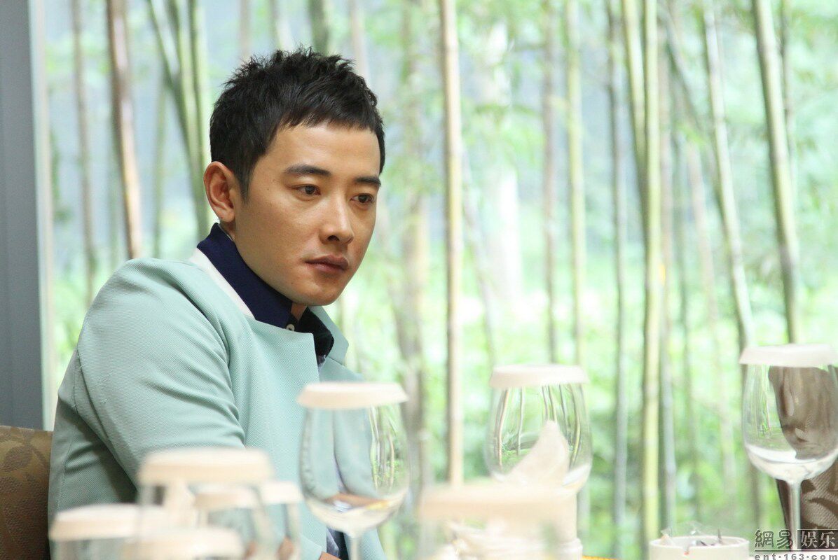 我以新人的心态去学习罗晋从2006年出演电视剧《战争目光》正式进入