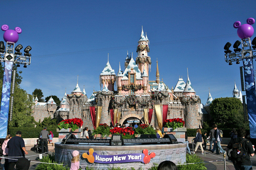 面积最大的奥兰多迪士尼乐园有漂亮到不现实的"魔法王国"▼