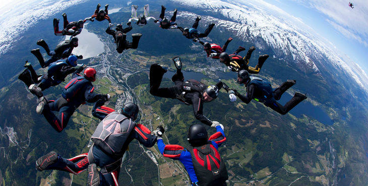 【wingsuit flying 鸟人飞行】