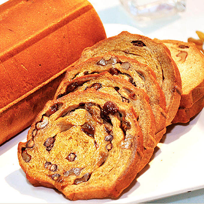 多品种面包,干的脆的润的一一俱全