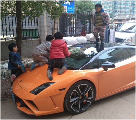 当汽车遭遇熊孩子