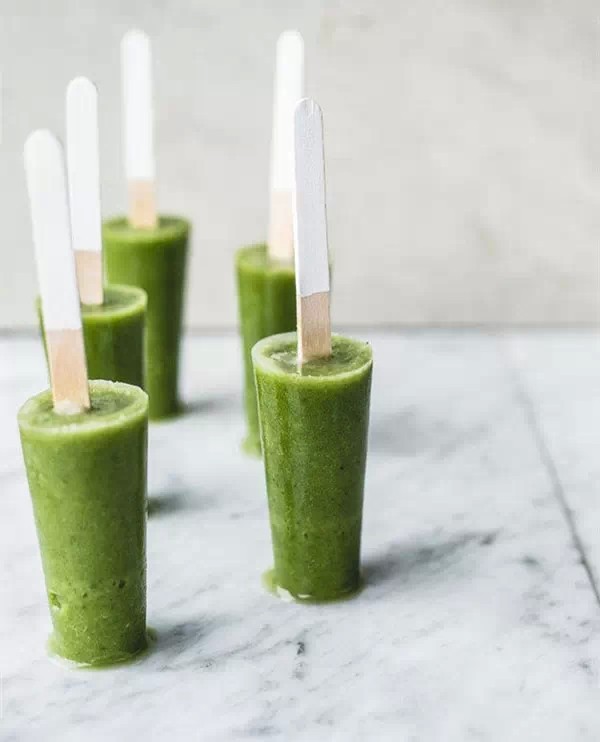 甜咸口味的芹菜罗勒冰棍