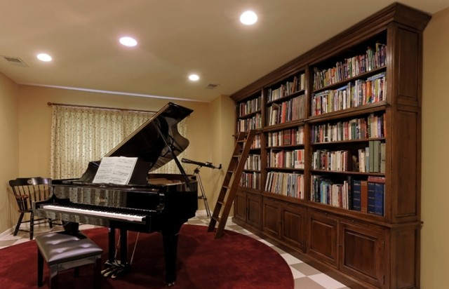 钢琴放在家中的什麼位置比较好?