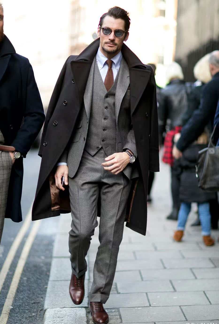 想知道西服如何穿好英伦绅士风范吗?