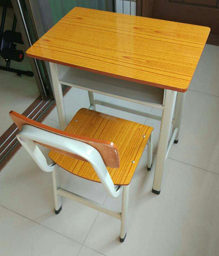 全新宝贝上新啦,暑期抢购中的学生课桌椅限量抢购中,加厚坚固学生宿舍